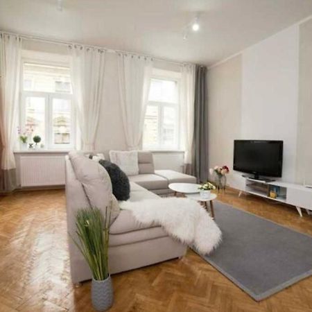Charming Apartament City Center Timişoara Exterior foto